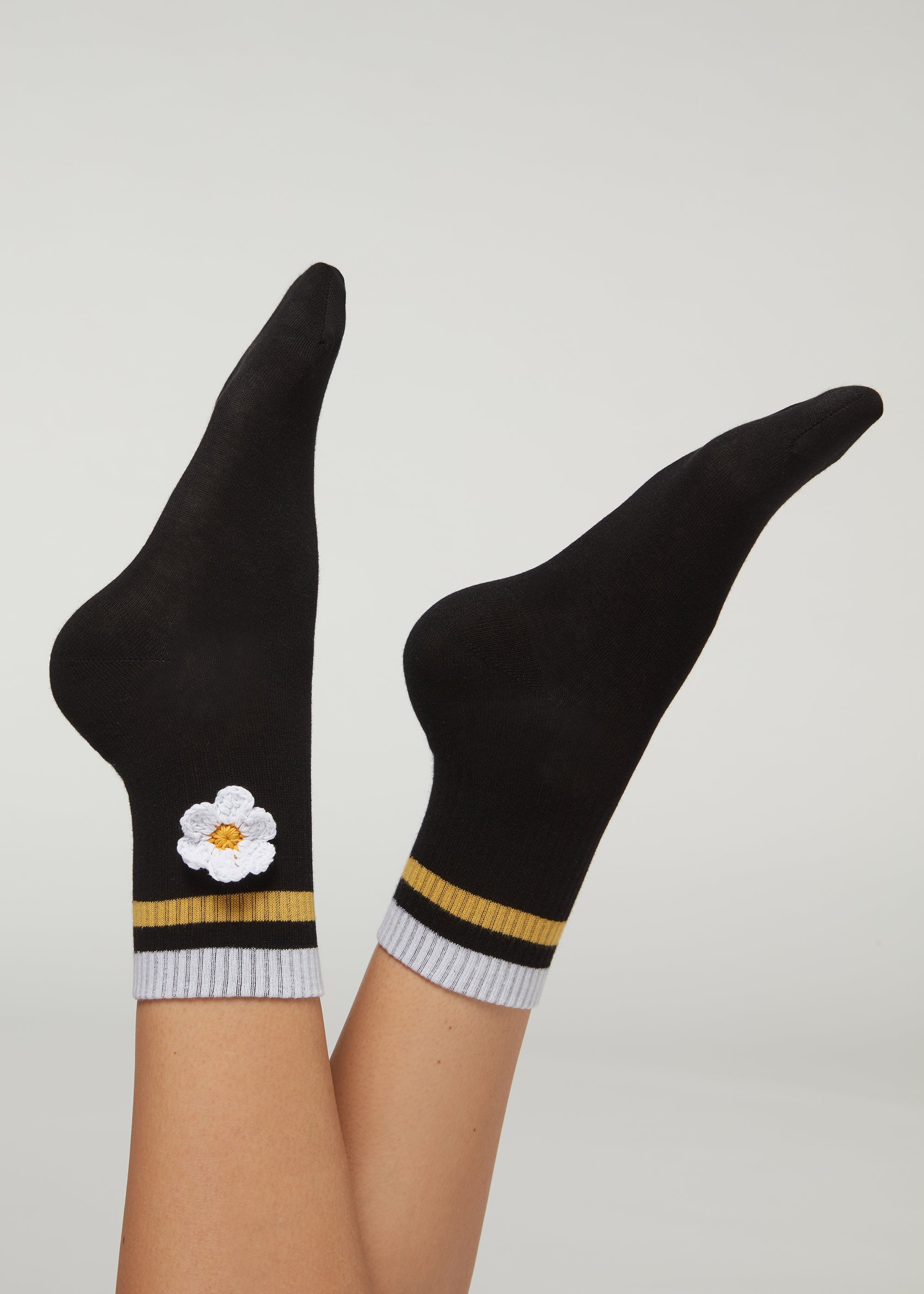 Calcetas Negras con Flor