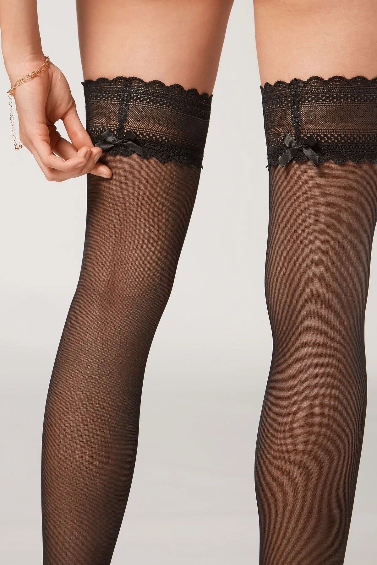 Hold Up con Encaje de capas y Moños